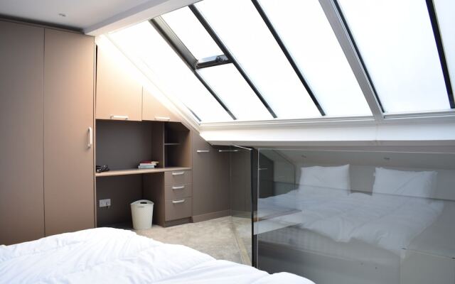 1 Bedroom Flat With Skylight In Angel