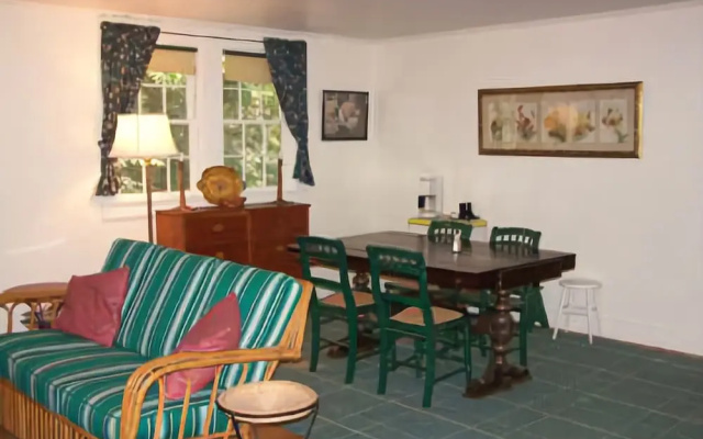 Carriage House - One Bedroom Home