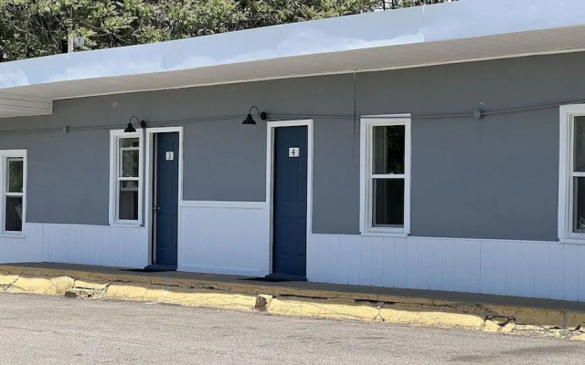 Sunset Dunes Inn & Suites