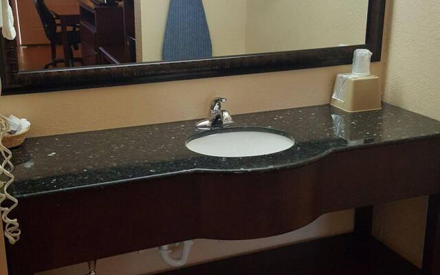 Regency Inn & Suites
