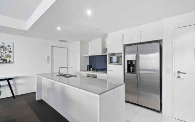 Circle on Cavill - Hosted by Coastal Letting
