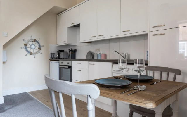 Promenade Apartment by Creative Stays