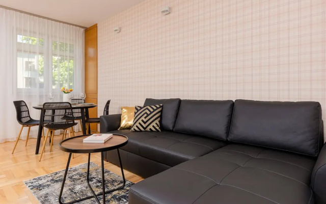Jana Brożka Apartment Warsaw by Renters
