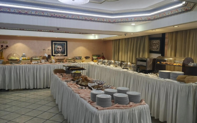 Majliss Hotel
