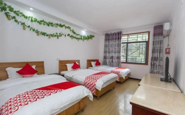 Zhangjiajie Stockaded Village Inn