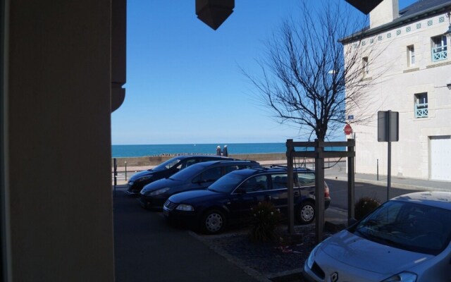Le Sillon, Saint Malo, rez de Jardin