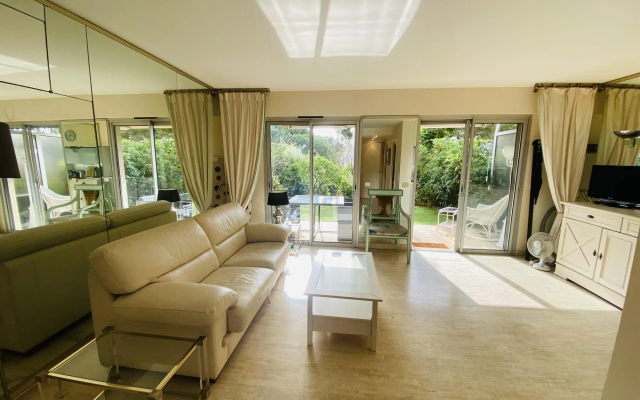 Modern and light studio apartment in prestgious area of Cannes. Small garden and pool. - 743 - Apartment in Cannes - Photo 3