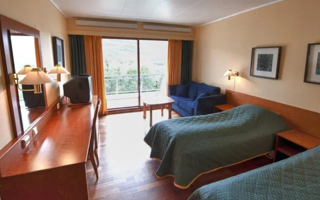 Ulsteinvik Vandrerhjem og Sommerhotell