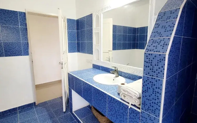 Green Malindi Apartments by RevSerene