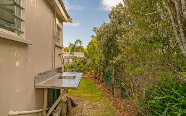 Oysters Retreat - Cooks Beach Holiday Home