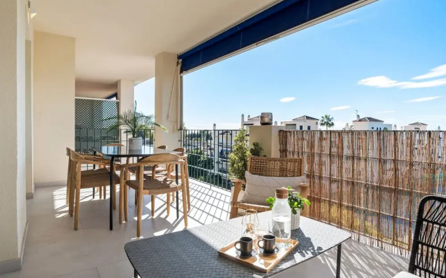 Sunny Getaway With Pool in Marbella - Ref M54