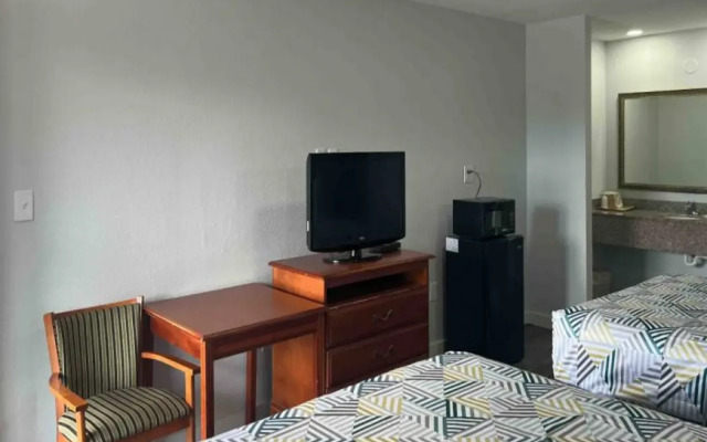 Motel 6 Greenwood, MS