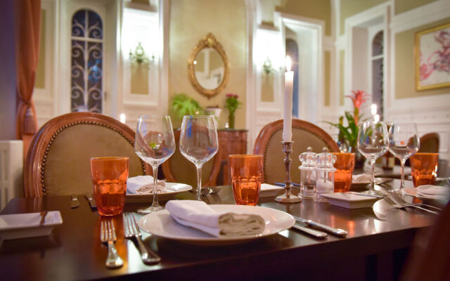 Les Roches - Chateaux & Hotels Collection