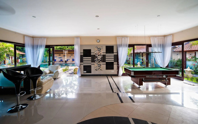 Rossa Garden Hotel