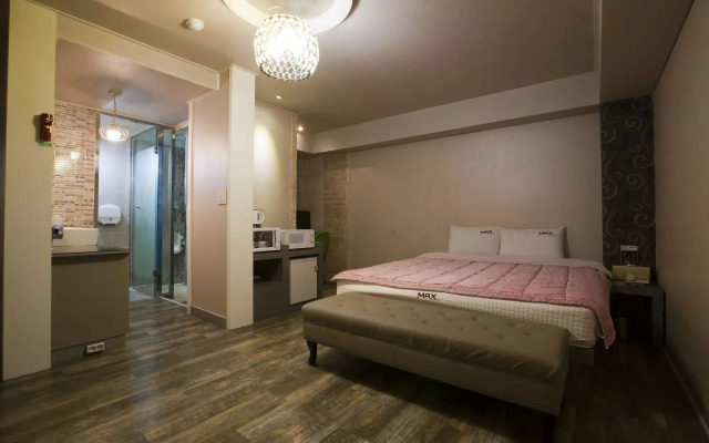 Max Motel