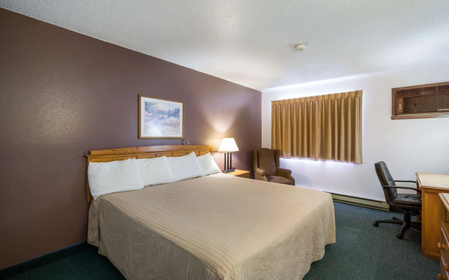 Rodeway Inn Gateway to Medora T-Roosevelt & Makoshika State Park