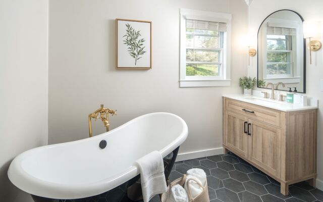 The Victorian Inn Blowing Rock