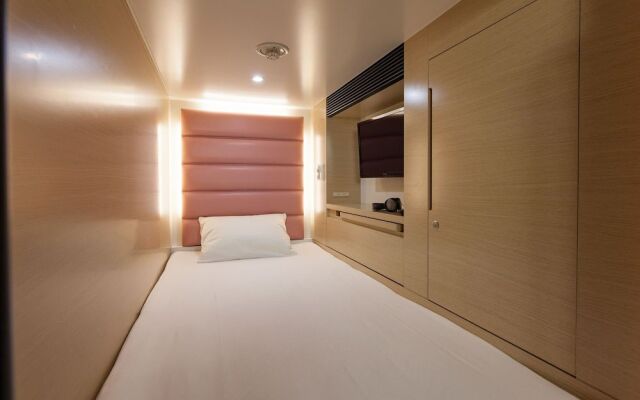 Y's Cabin Yokohama Kannai