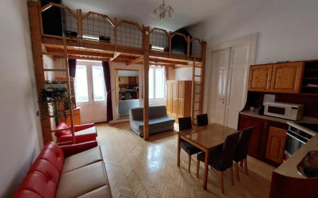 Szenes-House Apartman