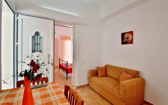 Isadora Apartments