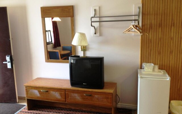 Canadas Best Value Inn