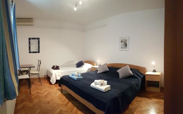 Villa Radoš - 4 Sterne, 4 Apartments für maximal 22 Gäste