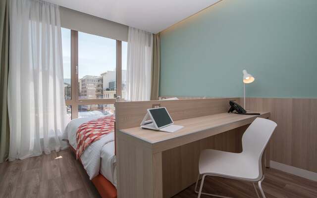 Casual Kubic Athens Hotel