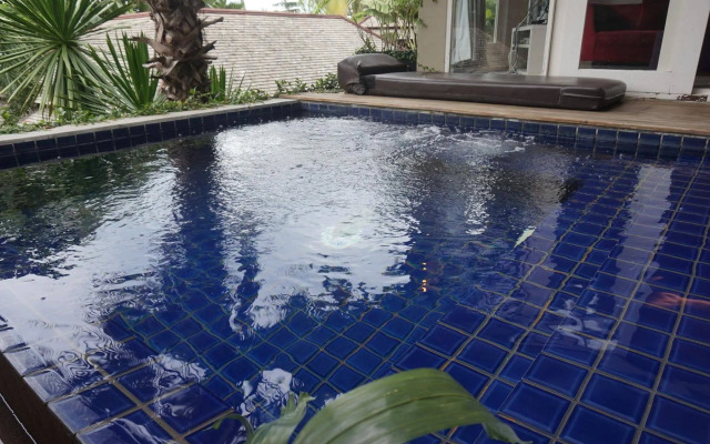 Replay Pool Villa
