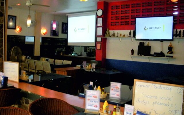 Ons Moeder Restaurant & Guesthouse - 5 (50 meters to the beach)