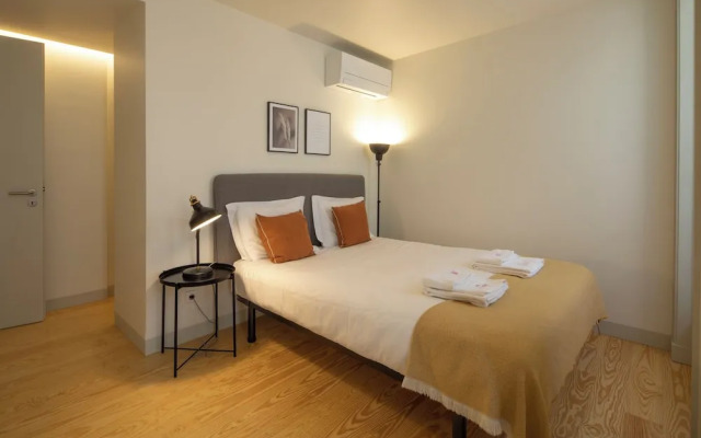 Castelo Superior Two Bedroom Apartment