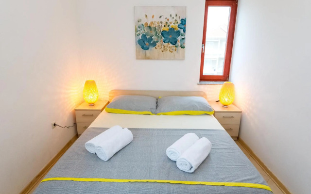 Maru Apartments