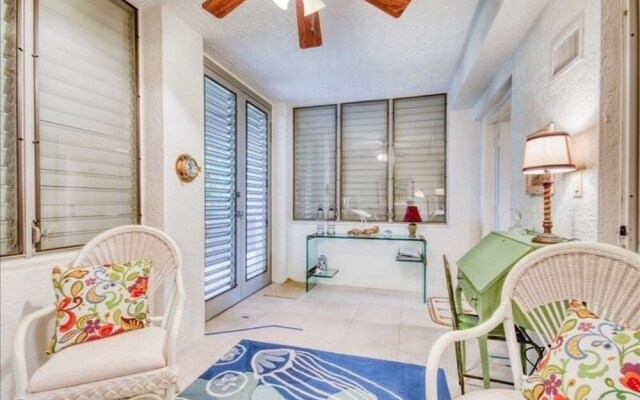 Som 112 - Somerset 2 Bedroom Condo by Redawning