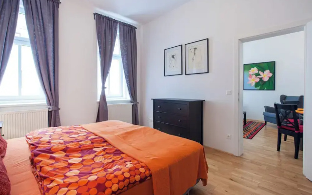 Apartment Theresiengasse Check in 15h to 22h Only