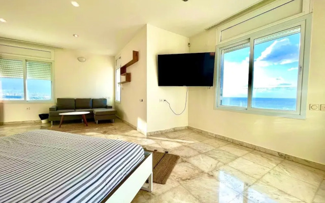 Luxurious Sea View 3BR Pool Spa and Gym