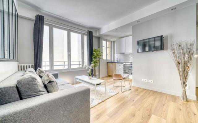 Magnifique appartement - Avenue Matignon  - B 1628