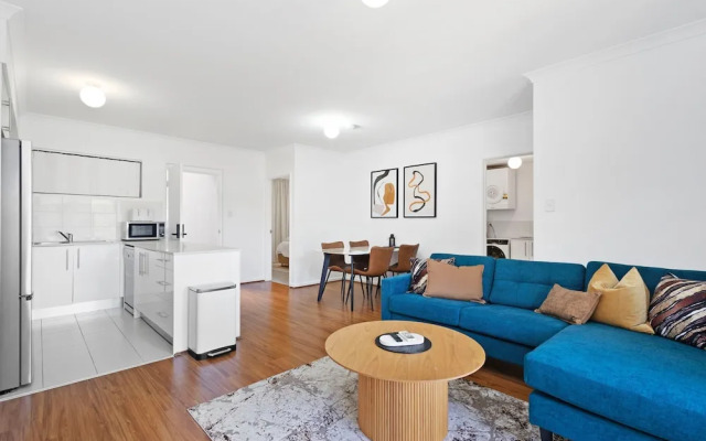 Perfect Location 2BR 1bth - Beckenham