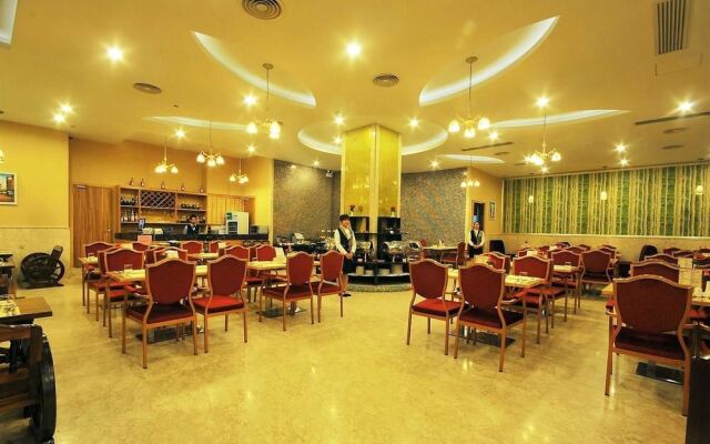 Longzhu Hotel