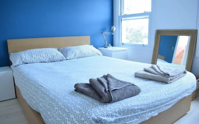 Newly Refurbished 2 Bedroom Property in Peckham