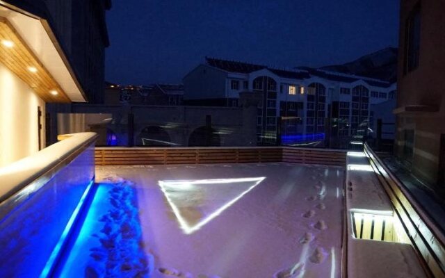 Howell Holiday Hotel Chongli