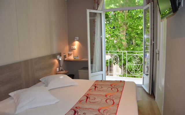 BRIT HOTEL Confort Le Revest Sainte Maxime