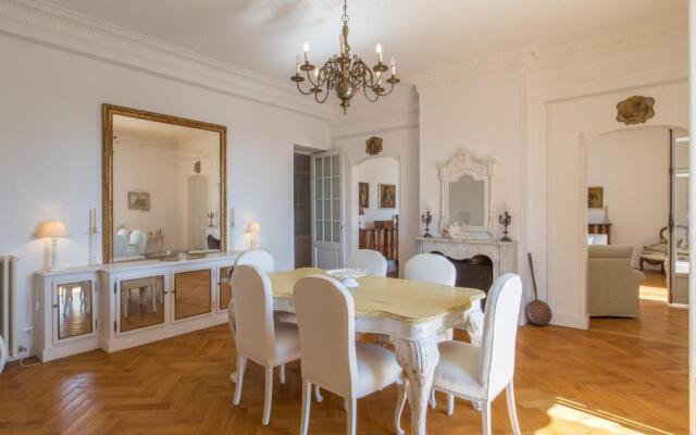 Villa Lotus Penthouse by iVillamia