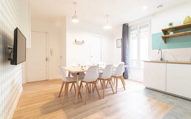 Luminous and Design Appt Close to Paris