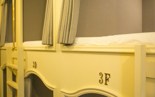The Wardrobe Hostel Roppongi