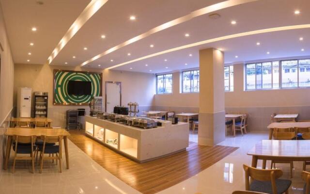 GreenTree Inn Bengbu Longzihu District Railway Station Express Hotel