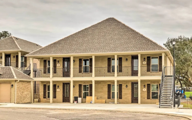 Diamondhead Condo - Marina, Pool Access & Golfing!