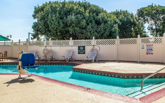 Quality Inn Tulsa Central