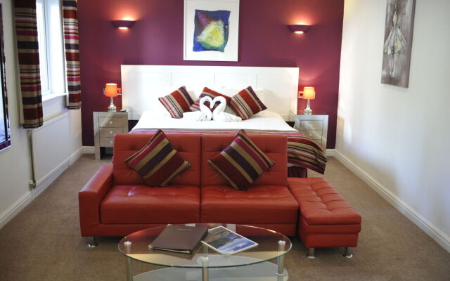 St John's Lodge (incl off-site health club)