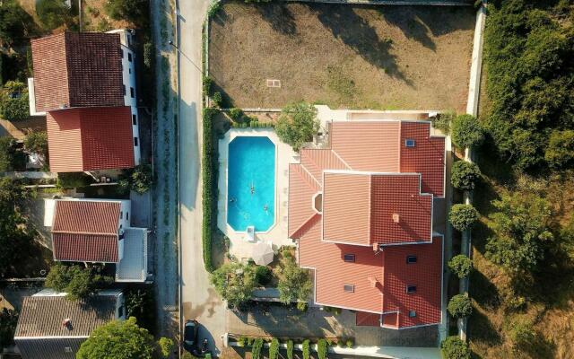 Villa Clara With a Pool in Kozino Near the sea