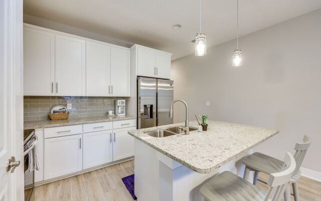 Pet-friendly Townhome, 1 Mi to Southbank Riverwalk