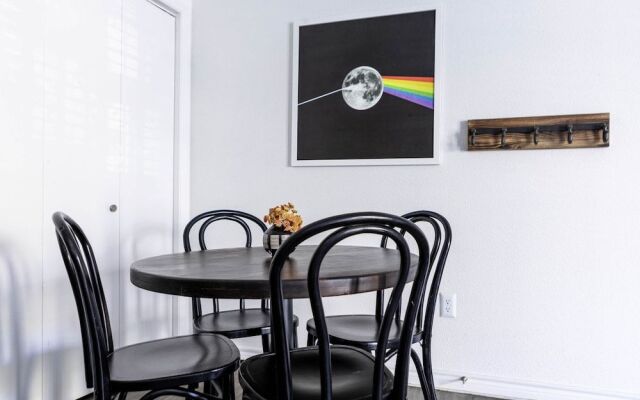 WanderJaunt - Apartments at the Domain